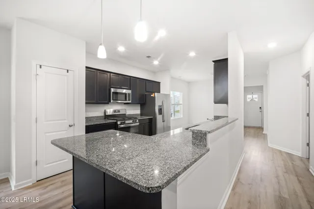 $425,000 | 98 Great Bend Drive, Beaufort, SC 29906