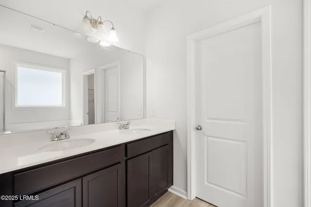 $425,000 | 98 Great Bend Drive, Beaufort, SC 29906