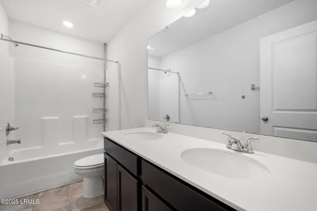 $425,000 | 98 Great Bend Drive, Beaufort, SC 29906