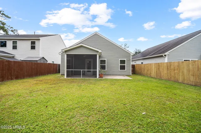 $425,000 | 98 Great Bend Drive, Beaufort, SC 29906