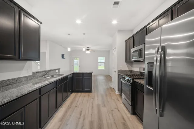 $425,000 | 98 Great Bend Drive, Beaufort, SC 29906