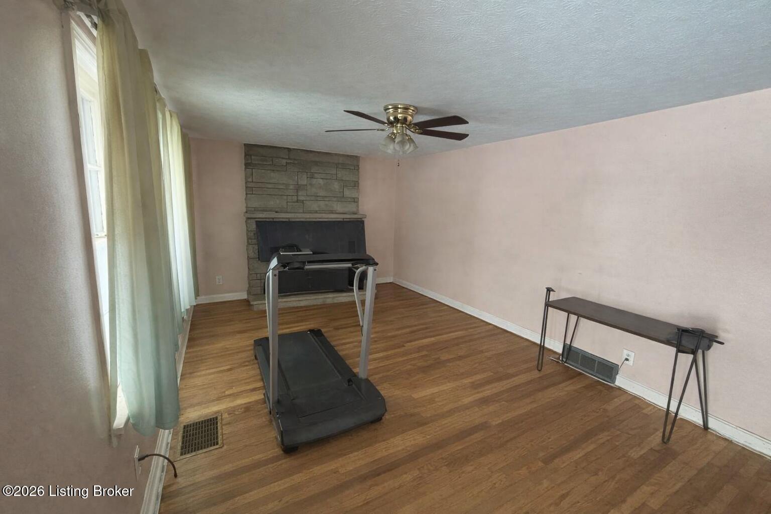 7905 Bluebonnet Road Louisville, KY 40258 - Photo 6 of 50 4a