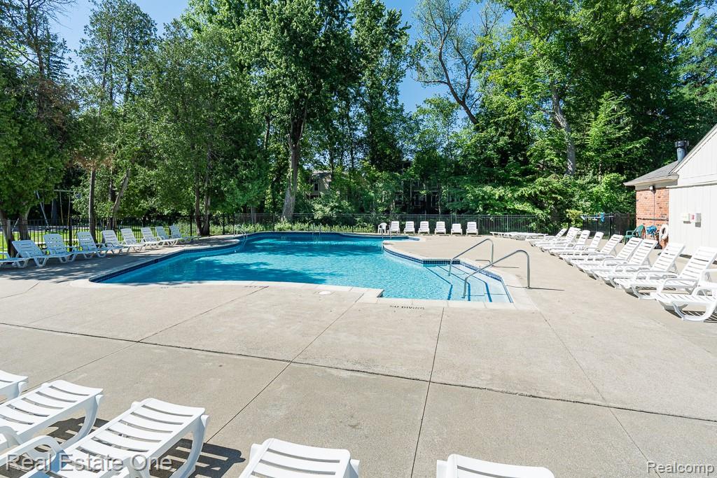 1242 Kings Cove Court Rochester, MI 48306 - Photo 18 of 22 1242 Kings Cove Ct_MLS-036.jpg