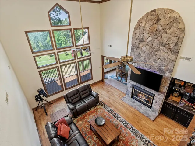 a view of livingroom with furniture and windows