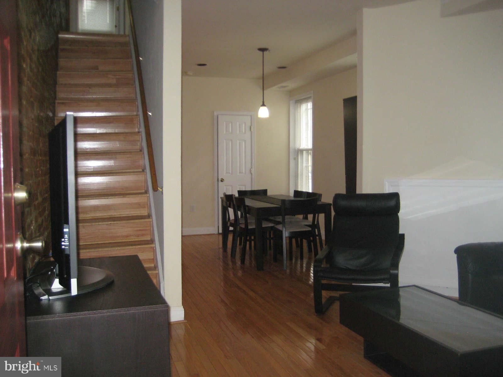 914 3rd Street Northeast Washington, DC 20002 - Photo 4 of 30 Living Room