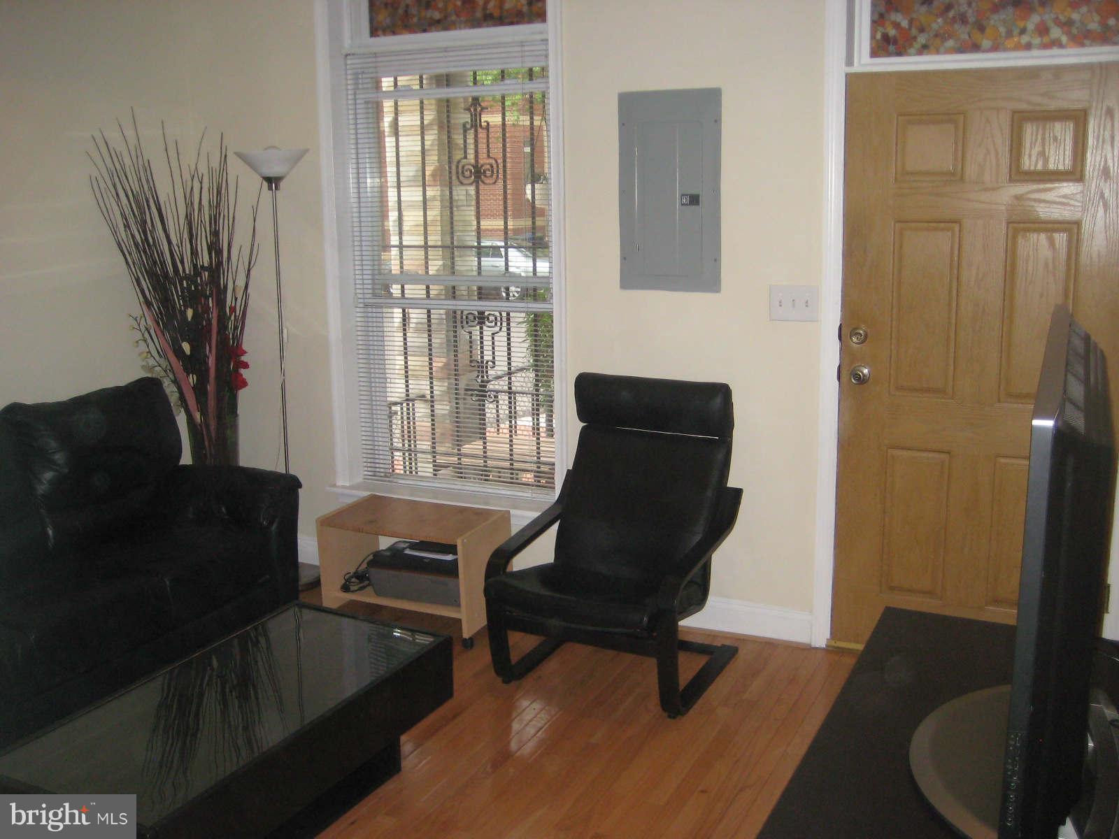 914 3rd Street Northeast Washington, DC 20002 - Photo 5 of 30 Living Room