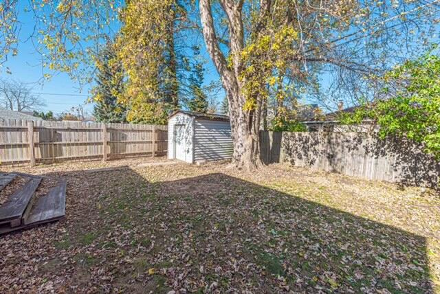 2332 Durand Avenue Racine, WI 53403 - Photo 3 of 16 DSC_0795