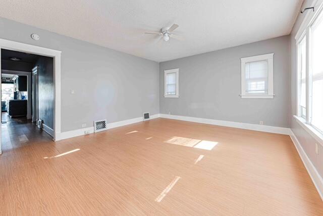 2332 Durand Avenue Racine, WI 53403 - Photo 4 of 16 DSC_0800