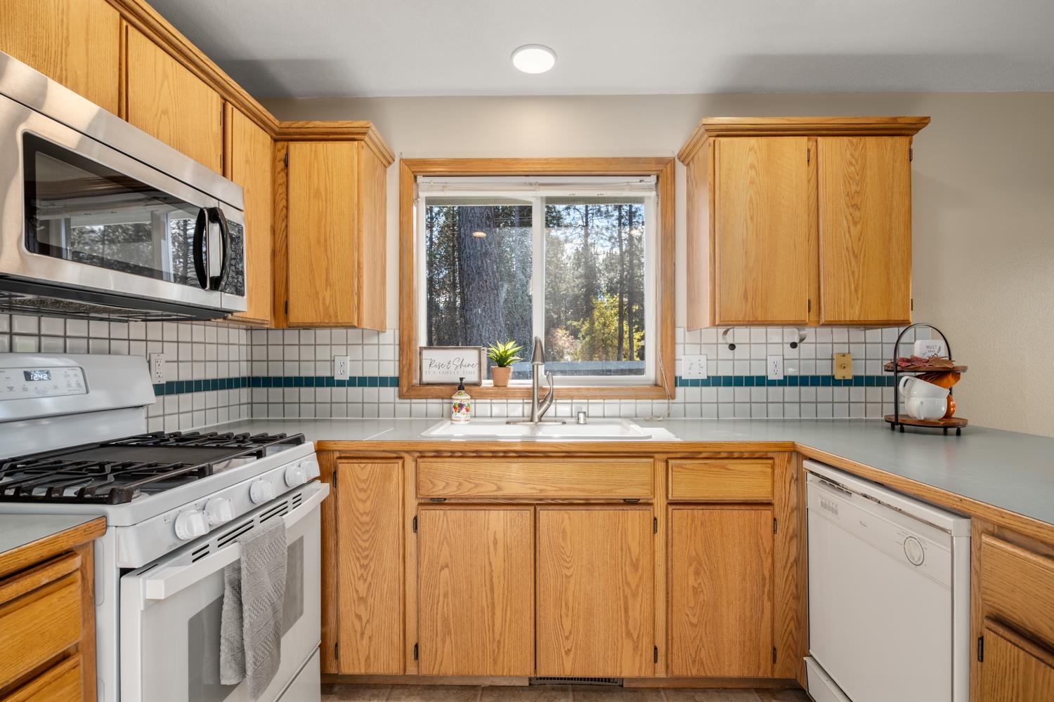 12311 North Ruby Road Spokane, WA 99218 - Photo 13 of 39