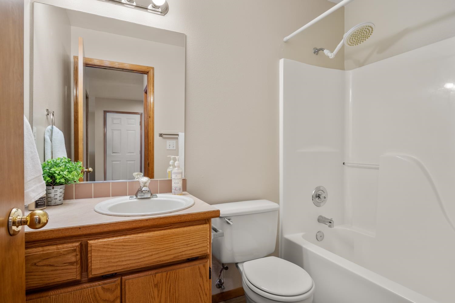 12311 North Ruby Road Spokane, WA 99218 - Photo 14 of 39