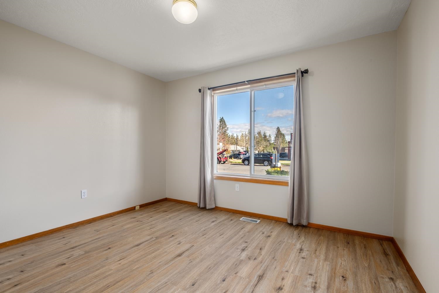 12311 North Ruby Road Spokane, WA 99218 - Photo 17 of 39