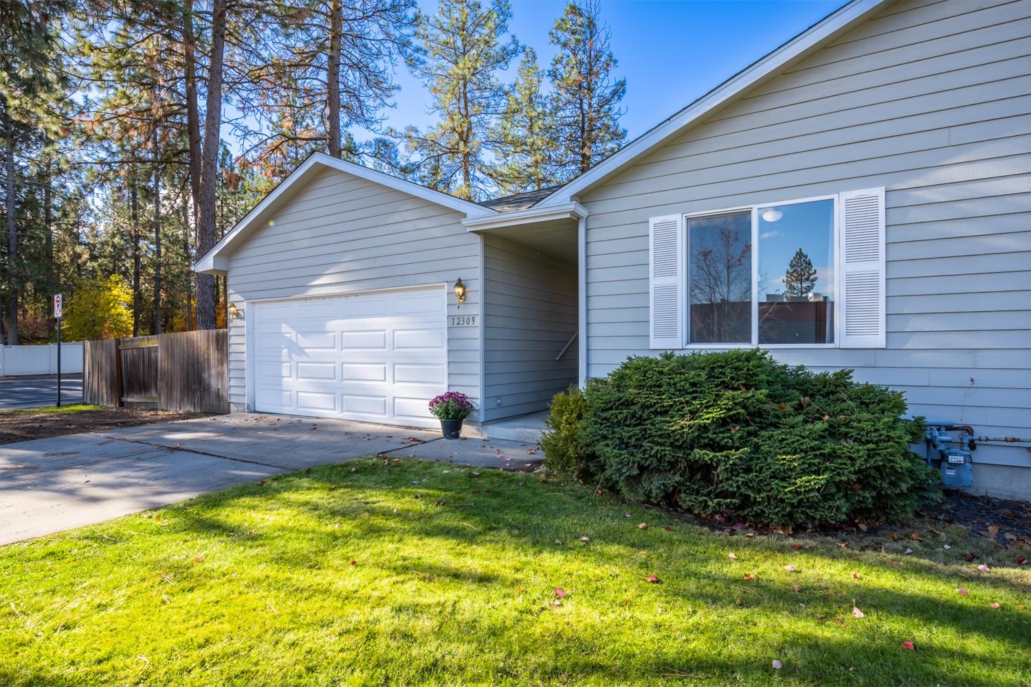 12311 North Ruby Road Spokane, WA 99218 - Photo 4 of 39
