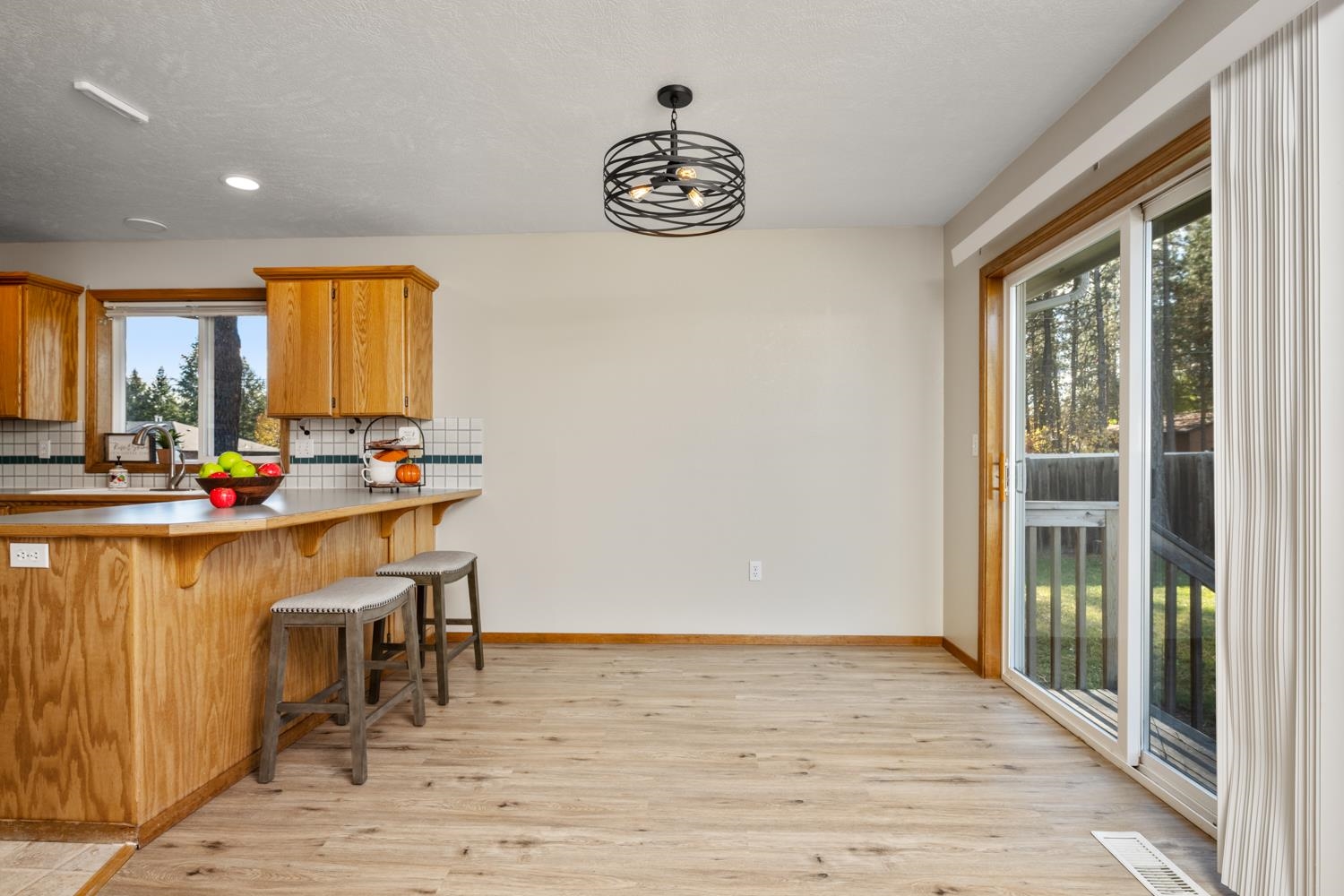 12311 North Ruby Road Spokane, WA 99218 - Photo 8 of 39