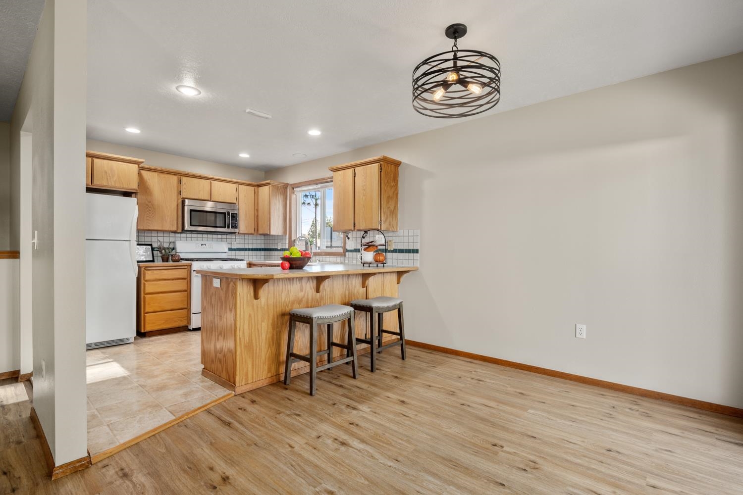 12311 North Ruby Road Spokane, WA 99218 - Photo 9 of 39