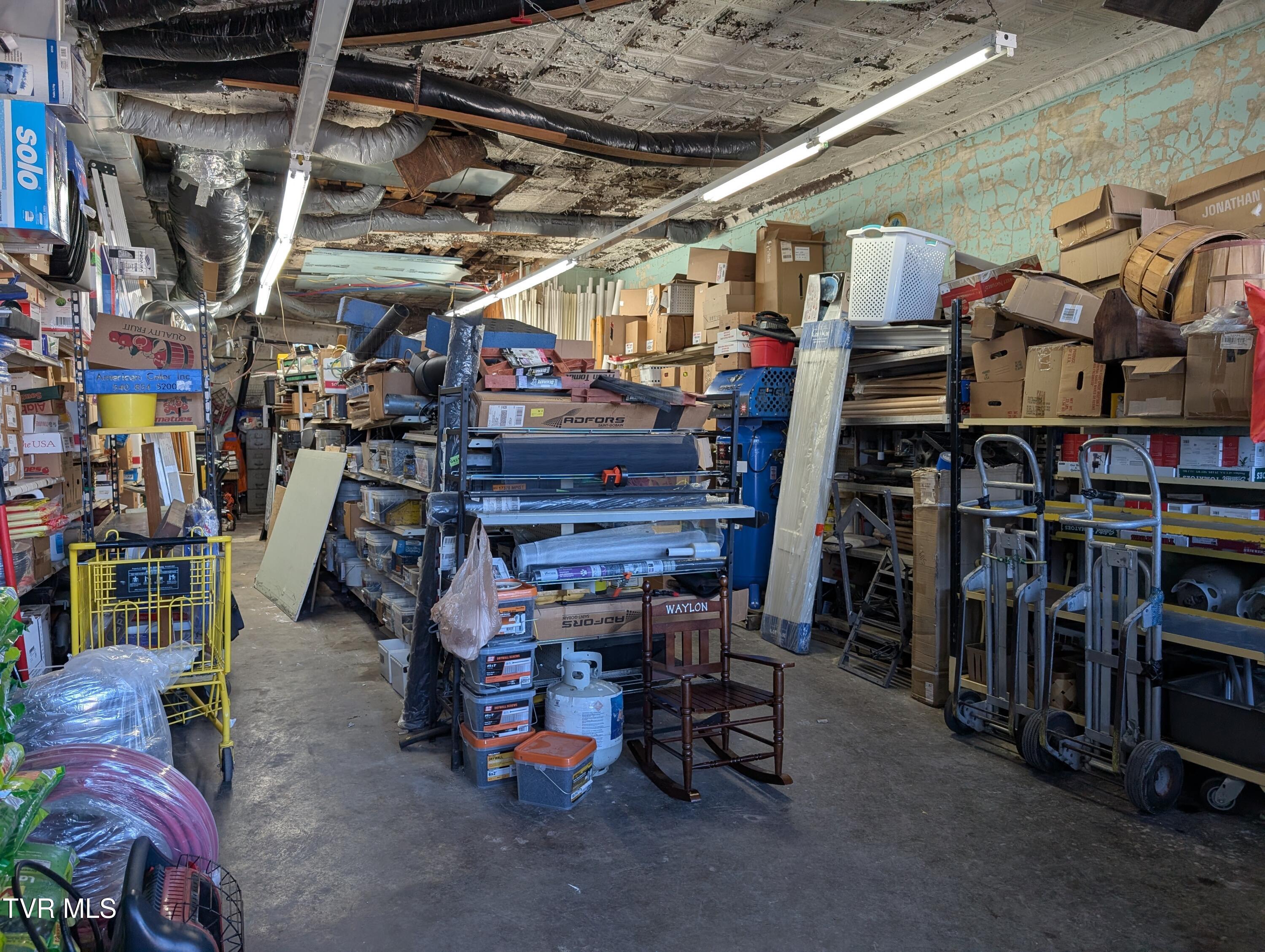 208 Town Square Street Glade Spring, VA 24340 - Photo 13 of 40 PXL_20260112_161831977.MP (1)