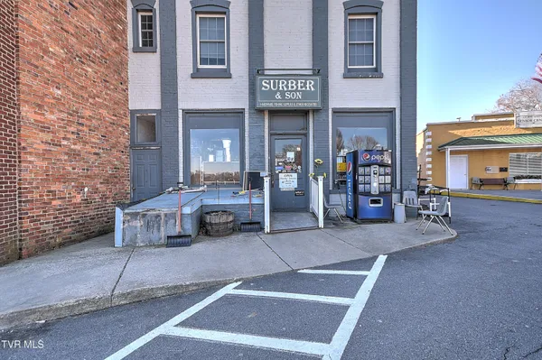 $525,000 | 208 Town Square Street, Glade Spring, VA 24340