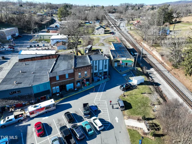 $525,000 | 208 Town Square Street, Glade Spring, VA 24340