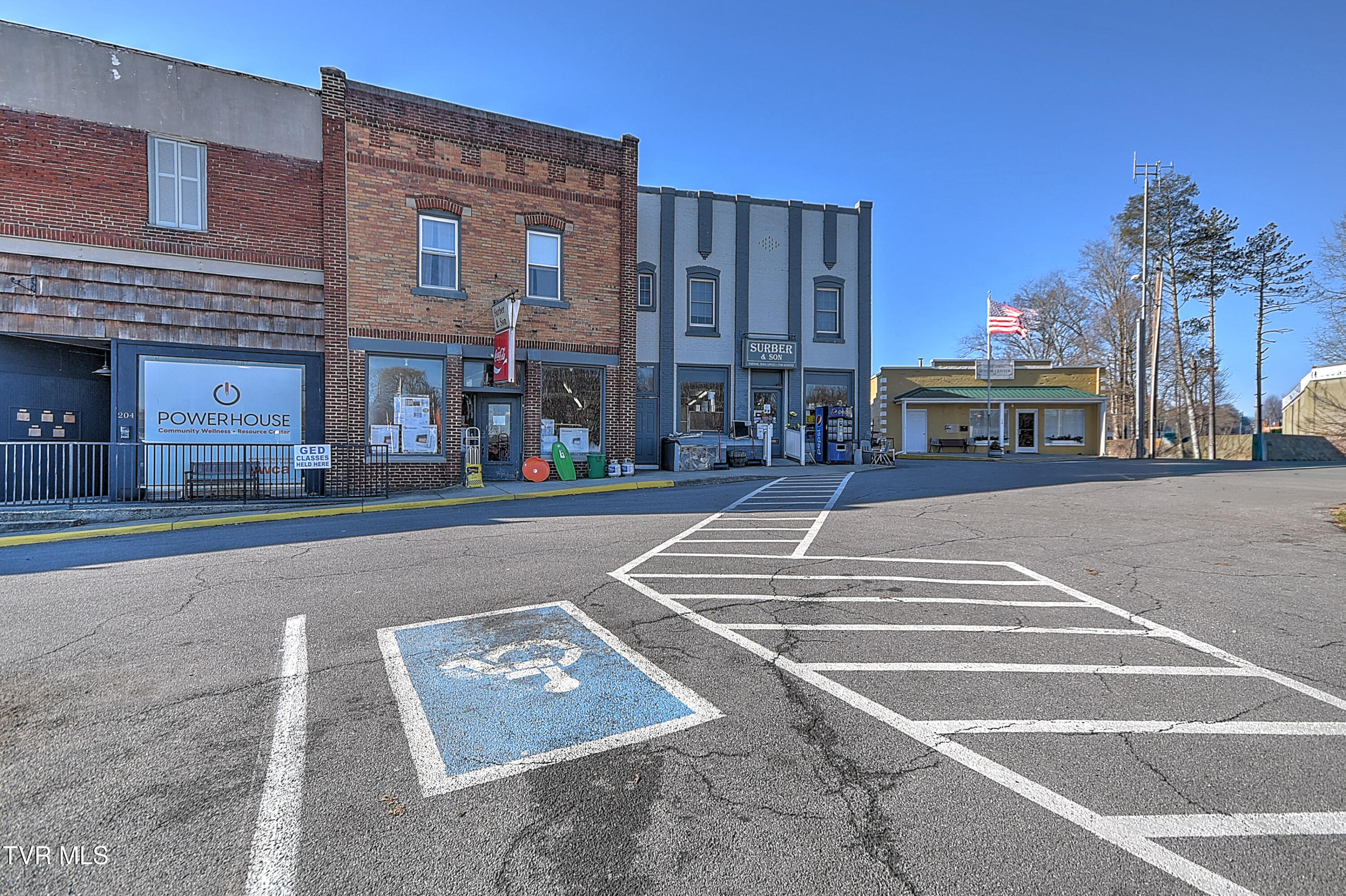 208 Town Square Street Glade Spring, VA 24340 - Photo 9 of 40 208 Town Square