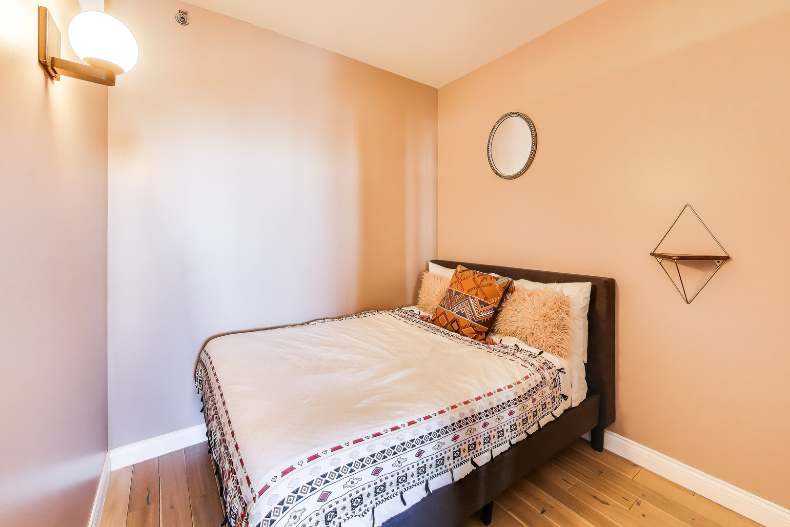 210 South Desplaines Street, Unit 2007 Chicago, IL 60661 - Photo 11 of 24