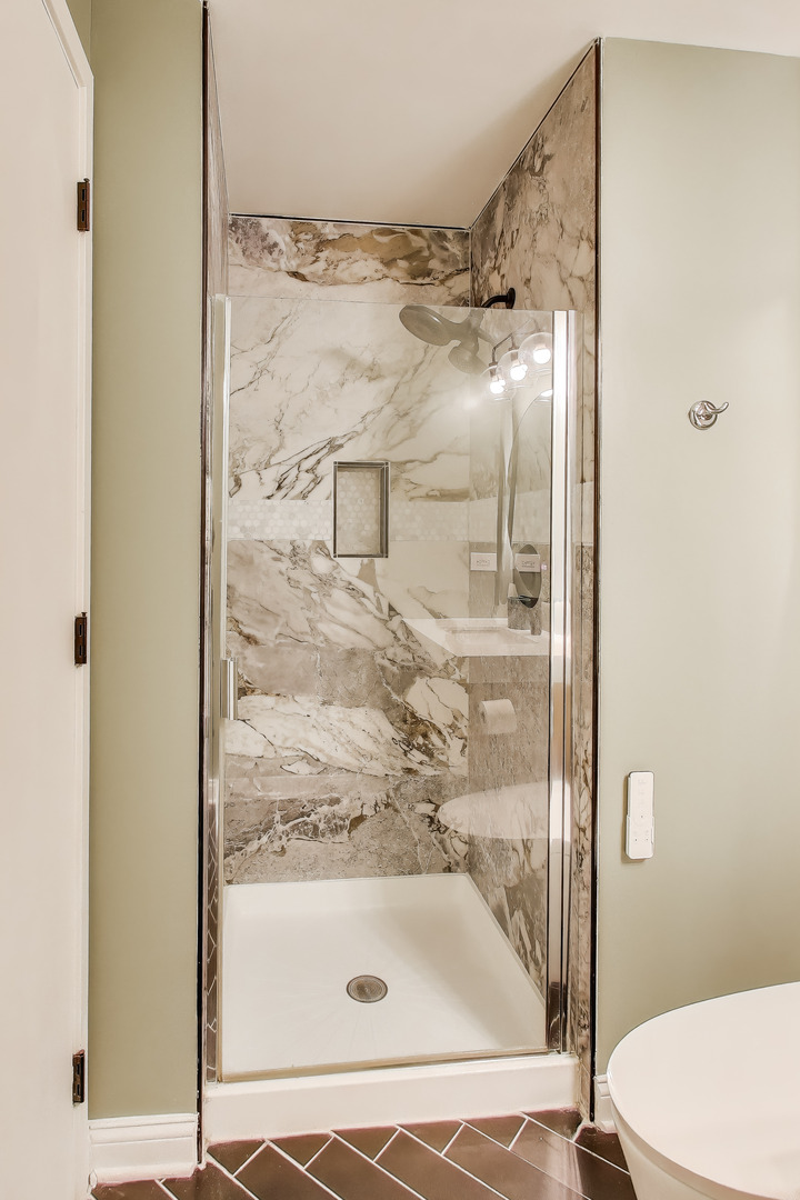 210 South Desplaines Street, Unit 2007 Chicago, IL 60661 - Photo 13 of 24