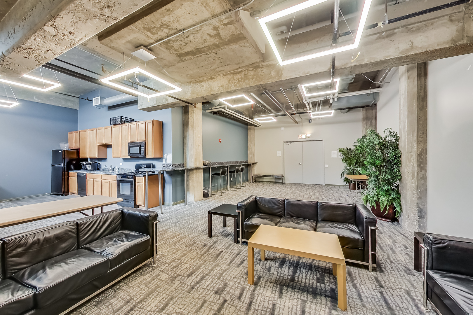 210 South Desplaines Street, Unit 2007 Chicago, IL 60661 - Photo 22 of 24