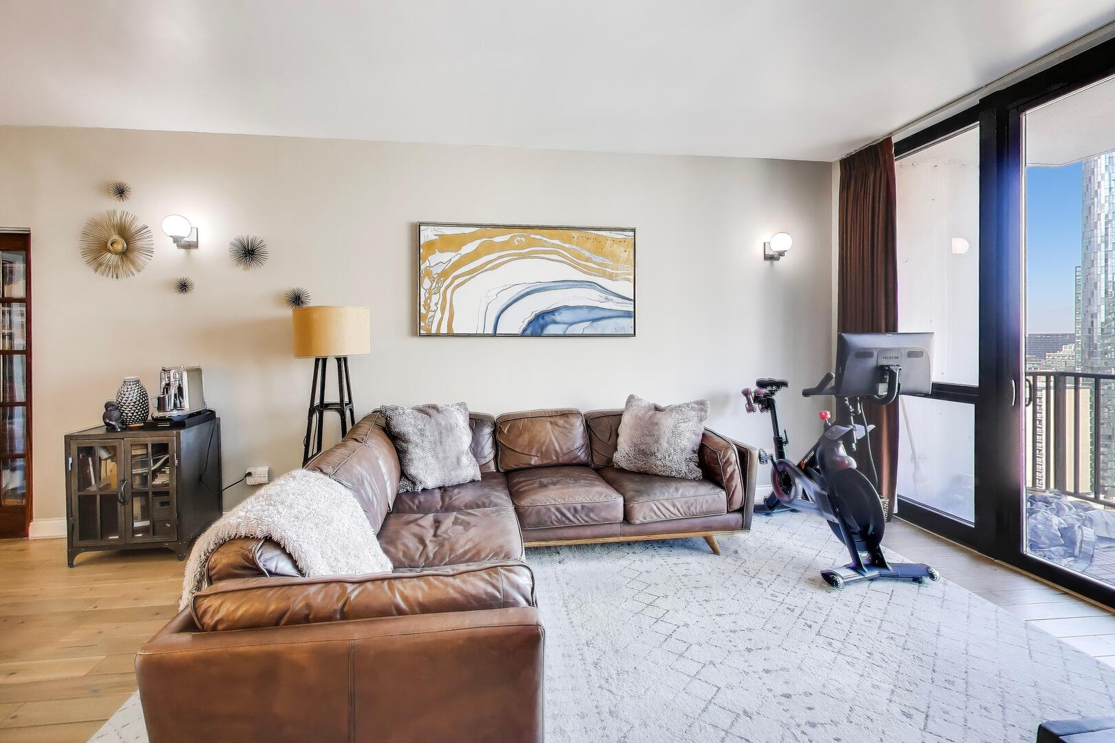 210 South Desplaines Street, Unit 2007 Chicago, IL 60661 - Photo 6 of 24