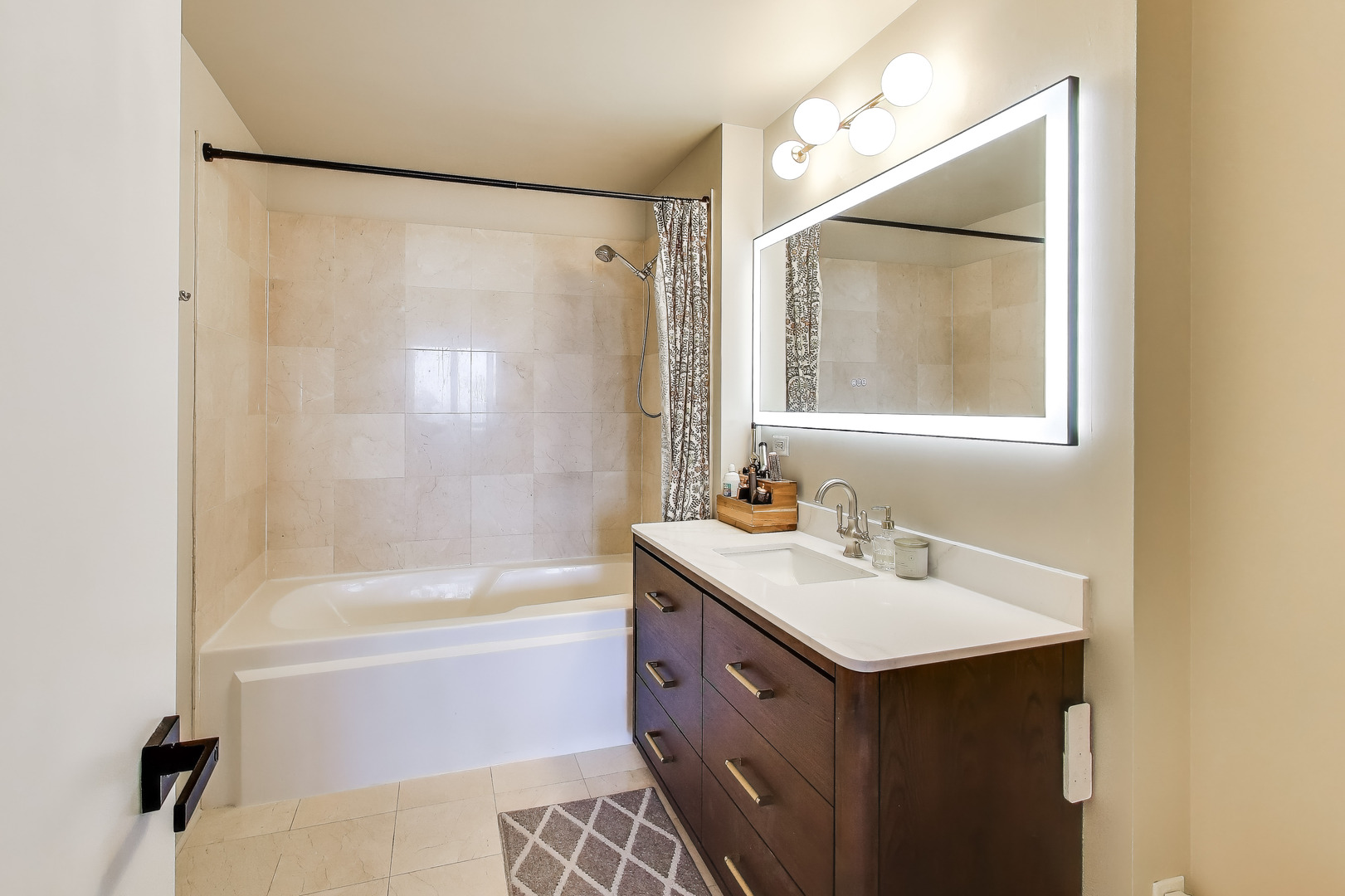 210 South Desplaines Street, Unit 2007 Chicago, IL 60661 - Photo 10 of 24