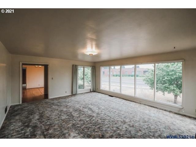 160 Tangent Street Lebanon, OR 97355 - Photo 11 of 32 a view of empty room with window