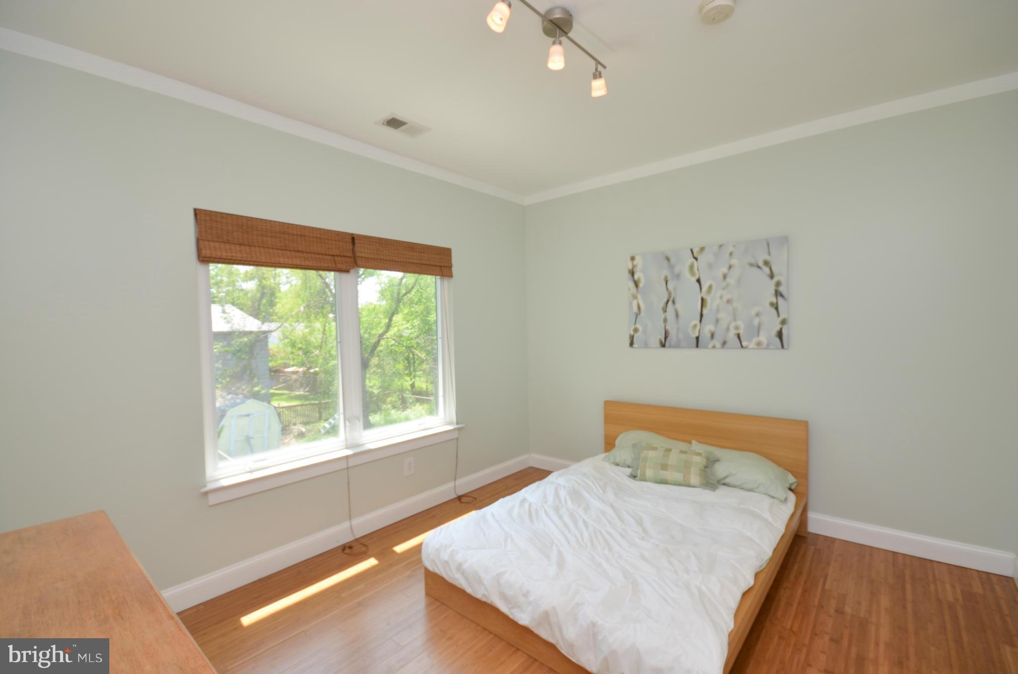 6412 Winnepeg Road Bethesda, MD 20817 - Photo 13 of 30 Bedroom 1