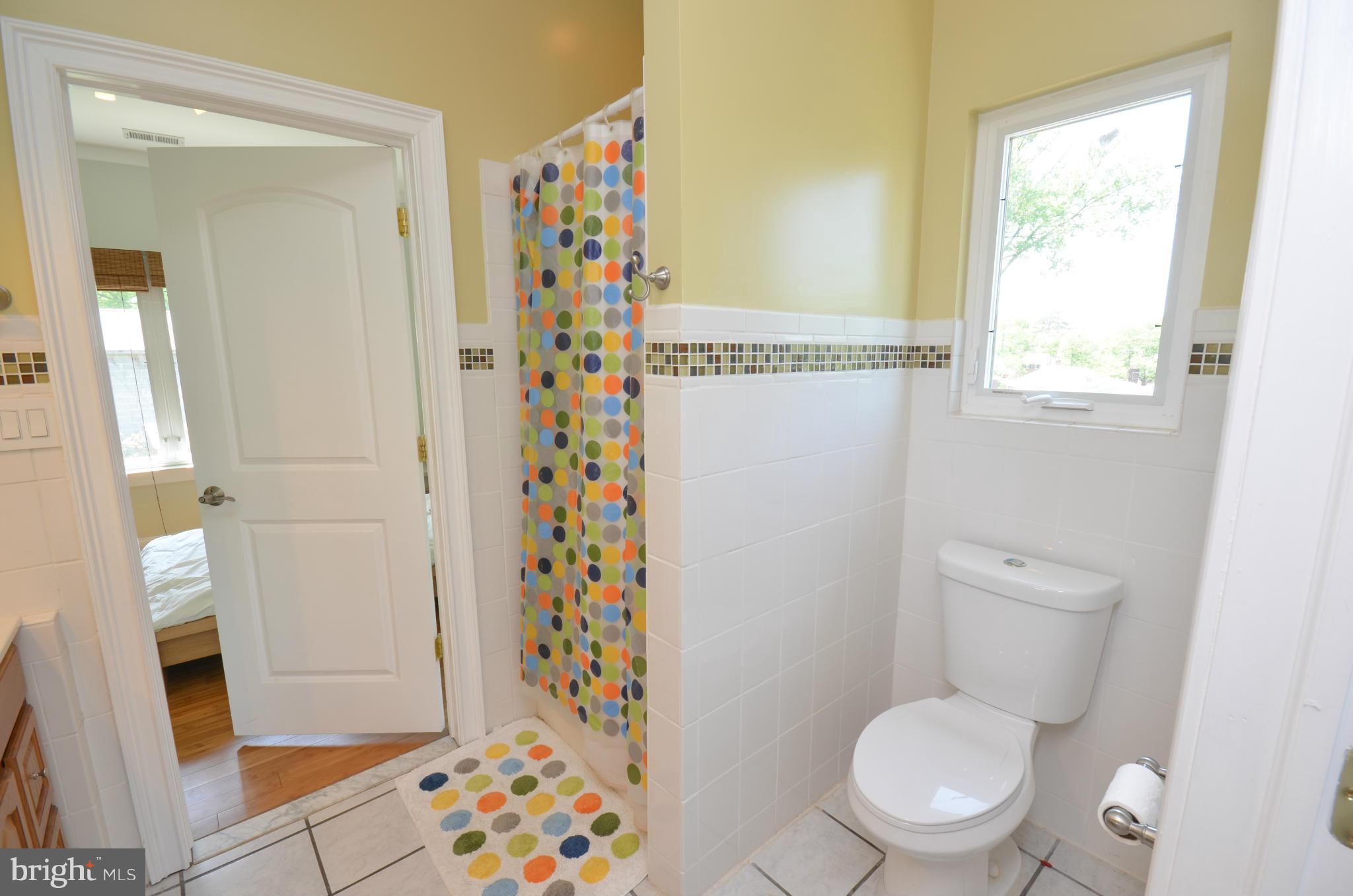 6412 Winnepeg Road Bethesda, MD 20817 - Photo 16 of 30 Bath