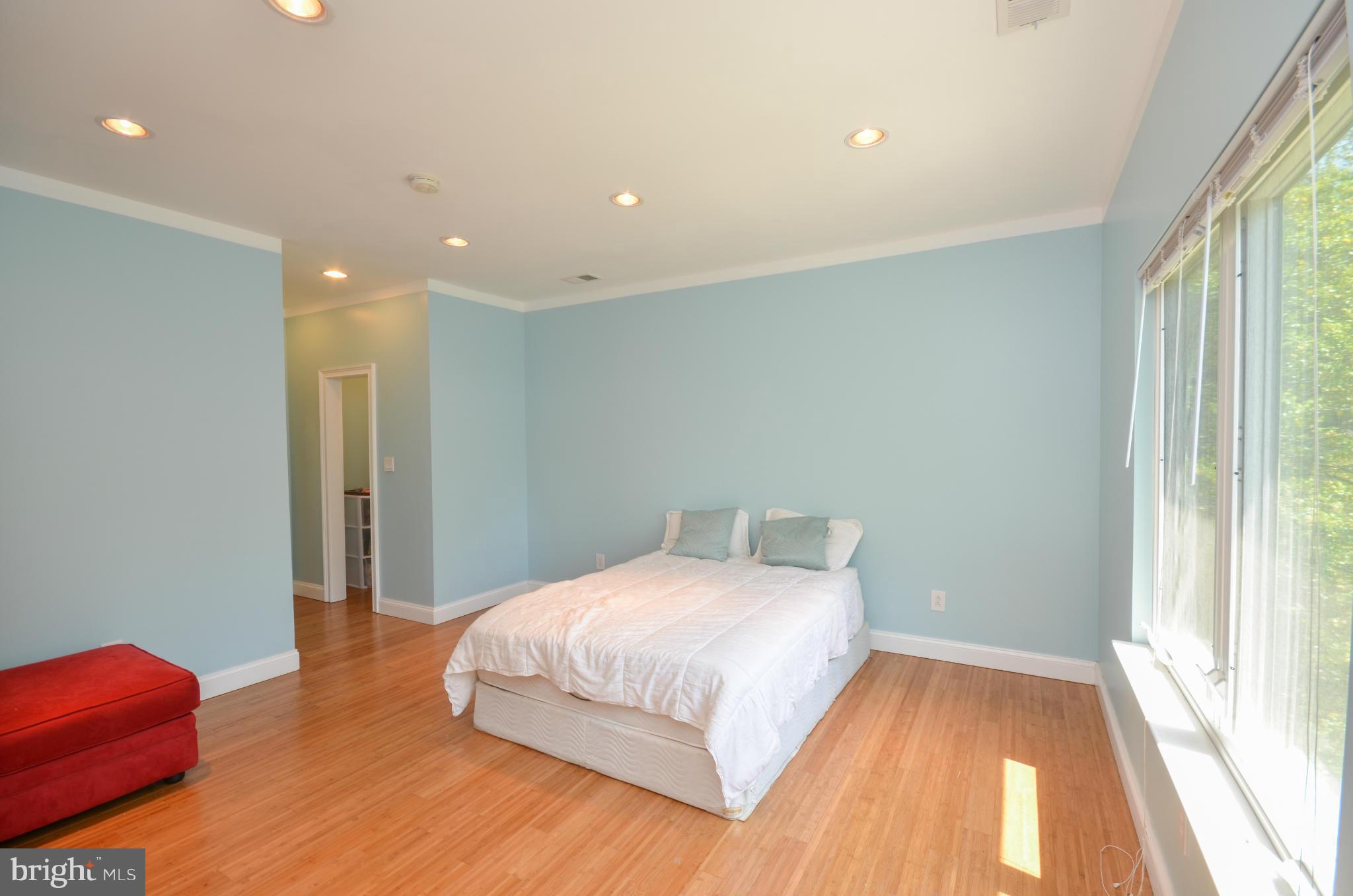 6412 Winnepeg Road Bethesda, MD 20817 - Photo 18 of 30 Bedroom (Master)