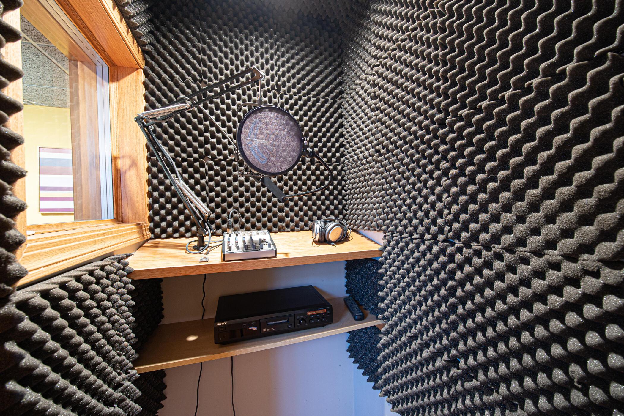 4920 Reed Road, Unit D Columbus, OH 43220 - Photo 21 of 38 Sound Room