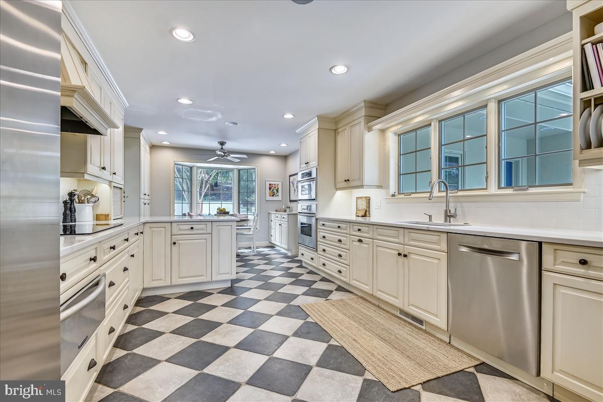 1713 Circle Road Baltimore, MD 21204 - Photo 13 of 45 Imagine cooking in this kitchen?