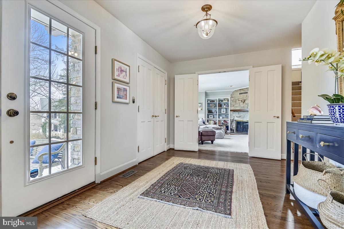 1713 Circle Road Baltimore, MD 21204 - Photo 5 of 45 Inviting entrance and foyer with views into den