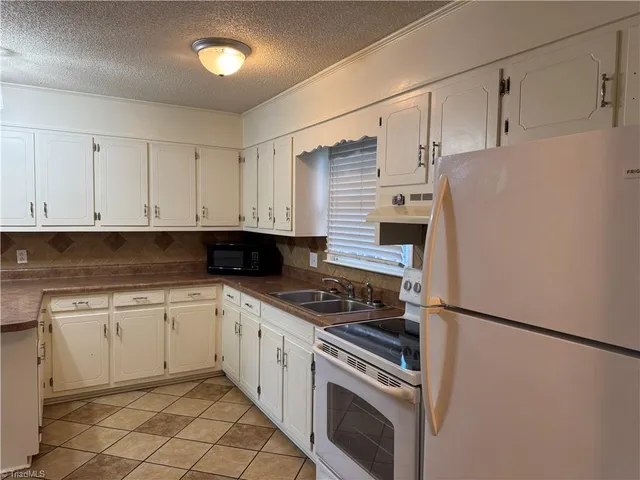 $329,900 | 656 Hills Presbyterian Church Road, Pilot Mountain, NC 27041