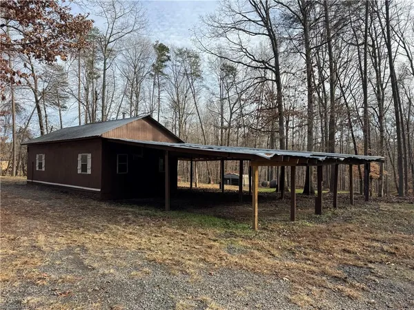 $324,900 | 656 Hills Presbyterian Church Road, Pilot Mountain, NC 27041
