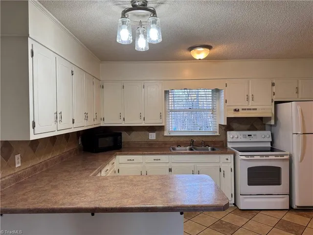 $329,900 | 656 Hills Presbyterian Church Road, Pilot Mountain, NC 27041