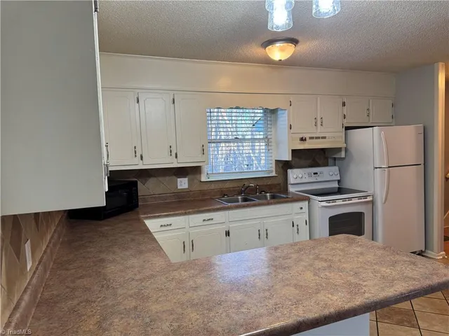 $329,900 | 656 Hills Presbyterian Church Road, Pilot Mountain, NC 27041