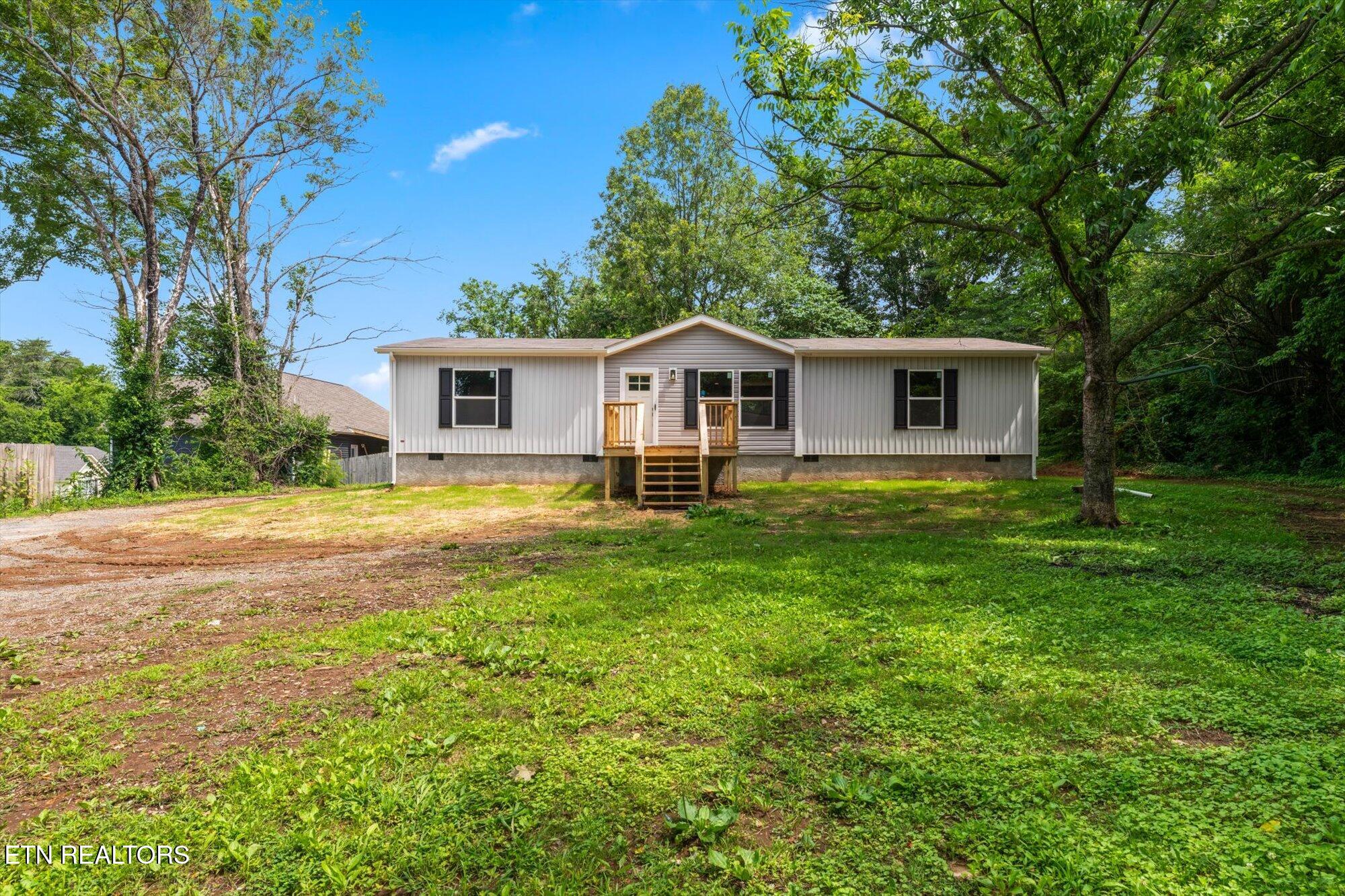 303 East Memorial Drive Decatur, TN 37322 - Photo 1 of 23 01-303-E-Memorial-Dr-Decatur-TN-1