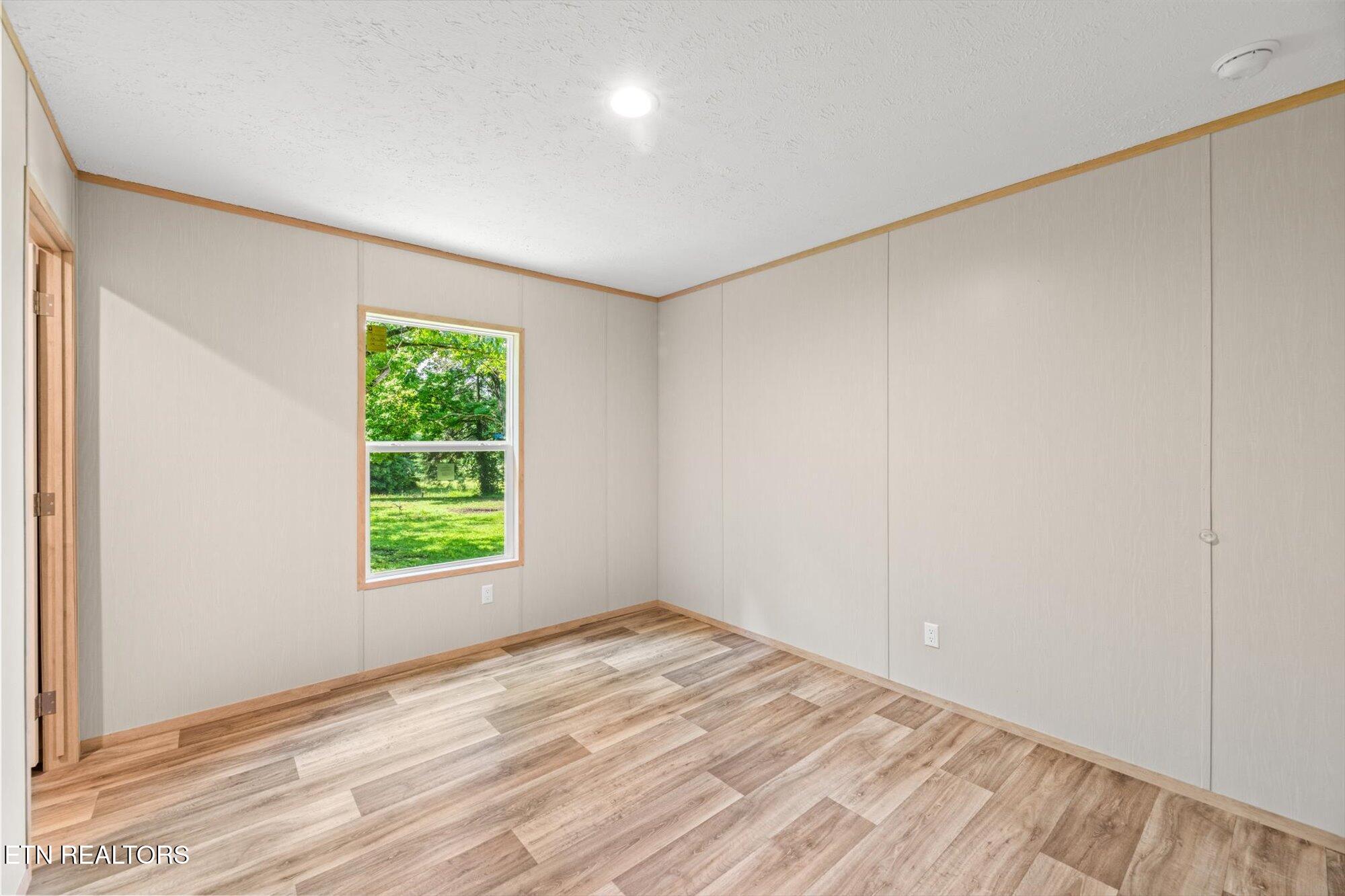 303 East Memorial Drive Decatur, TN 37322 - Photo 18 of 23 18-303-E-Memorial-Dr-Decatur-TN-18