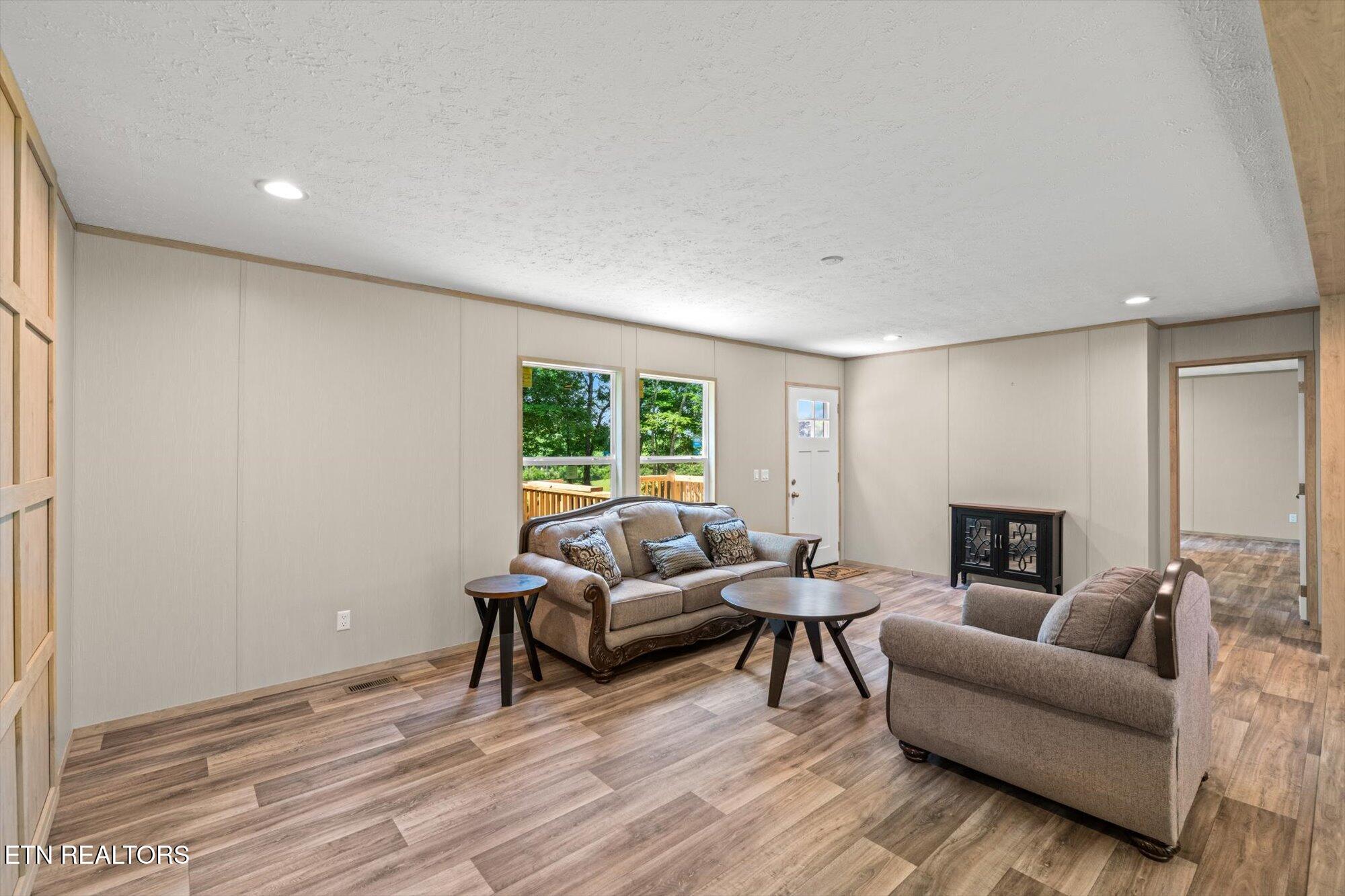 303 East Memorial Drive Decatur, TN 37322 - Photo 5 of 23 05-303-E-Memorial-Dr-Decatur-TN-5