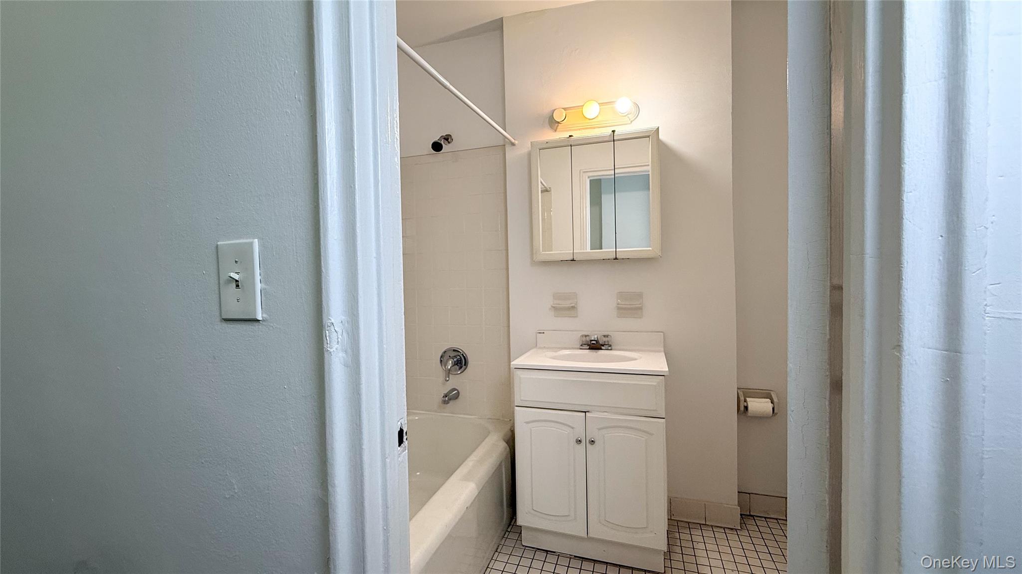 2190 Boston Road, Unit 3B Bronx, NY 10462 - Photo 9 of 13