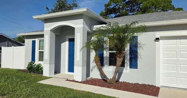 $2,500 | 2135 Southwest 19th Avenue Southwest, Vero Beach, FL 32962