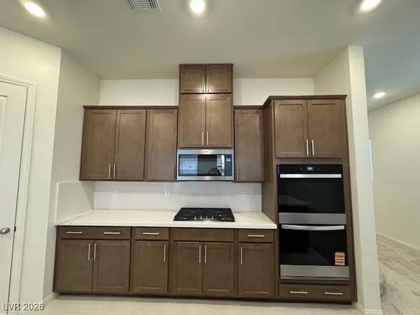 $3,350 | 599 La Vista Acrs Lane, Las Vegas, NV 89138