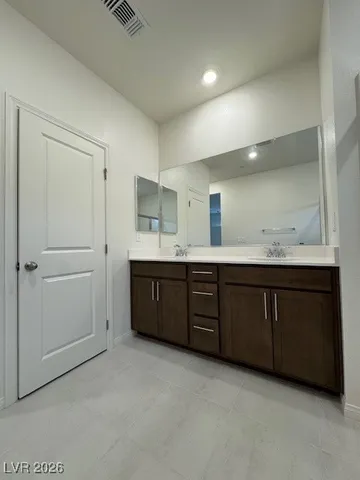 $3,550 | 599 La Vista Acrs Lane, Las Vegas, NV 89138