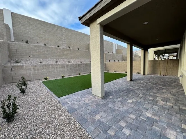 $3,550 | 599 La Vista Acrs Lane, Las Vegas, NV 89138