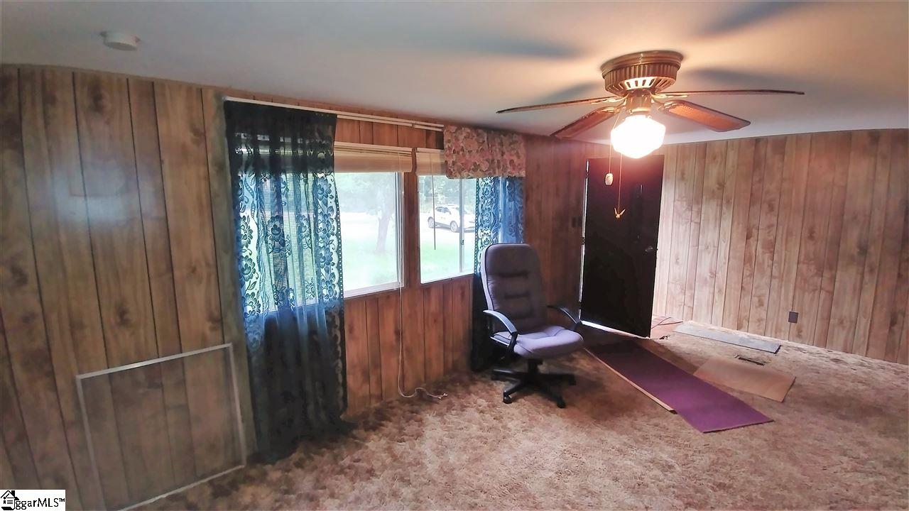 1976 Old Grove Road Piedmont, SC 29673 - Photo 4 of 26 Gallery Image 4