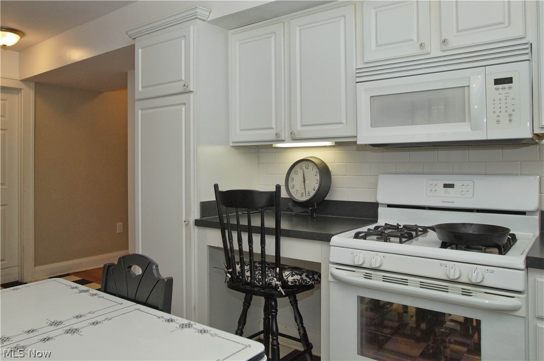 17423 Winslow Road Cleveland, OH 44120 - Photo 6 of 33 Gallery Image 6