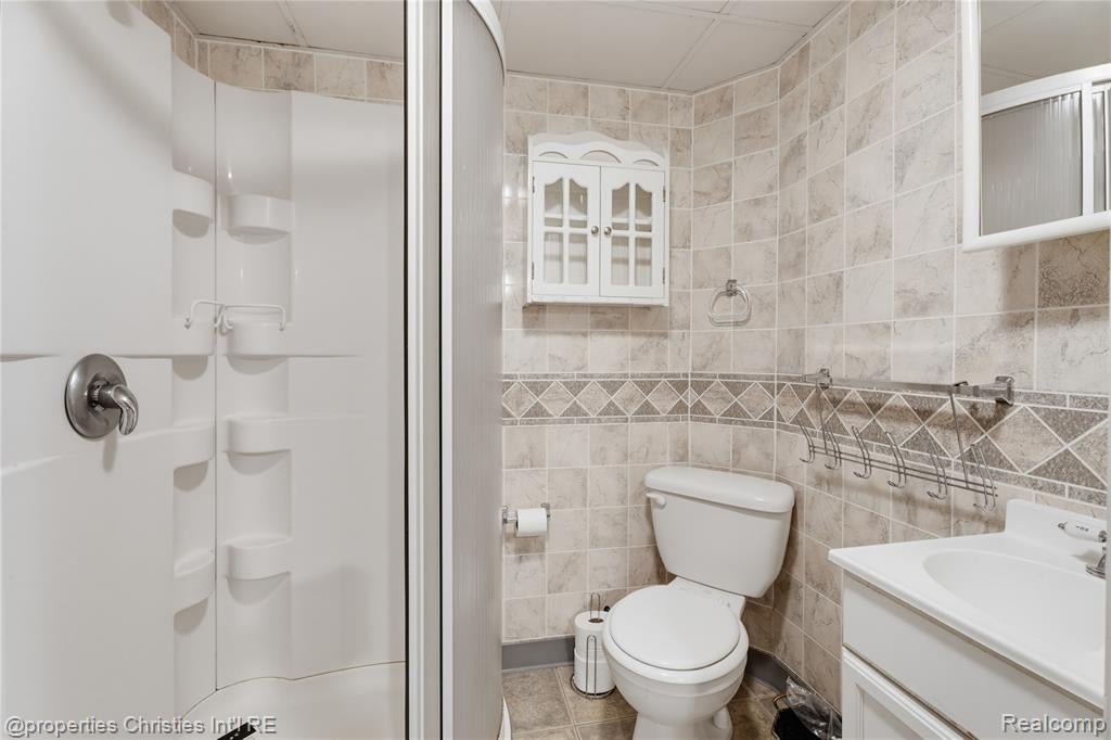 29042 Raleigh Road Farmington Hills, MI 48336 - Photo 31 of 37 Gallery Image 31