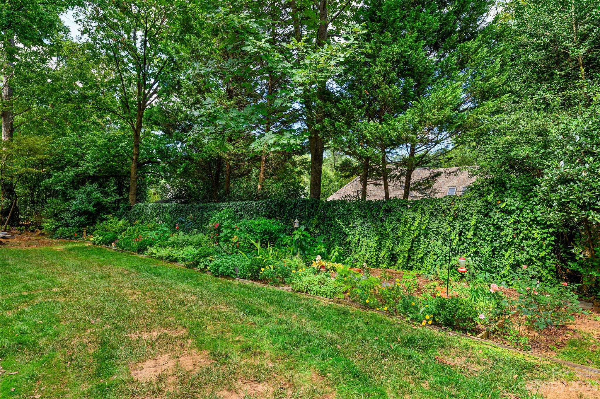 816 Cherokee Road, Unit H Charlotte, NC 28207 - Photo 25 of 31